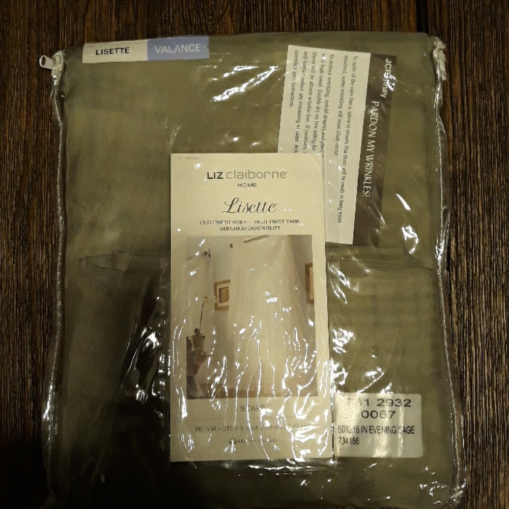 Liz Claiborne sheer window scarf